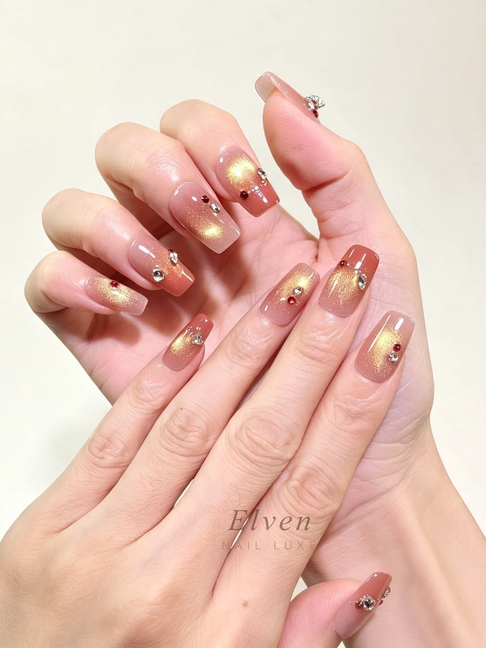 Nude Red Gold Ombre Cat Eye Short Square Press On Nails With Tiny Rhinestones